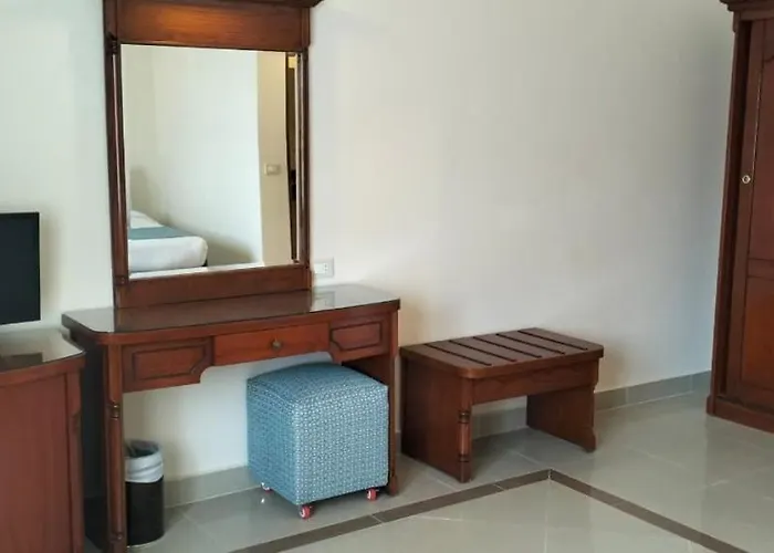 Üdülőközpont Coral Hills & 4*