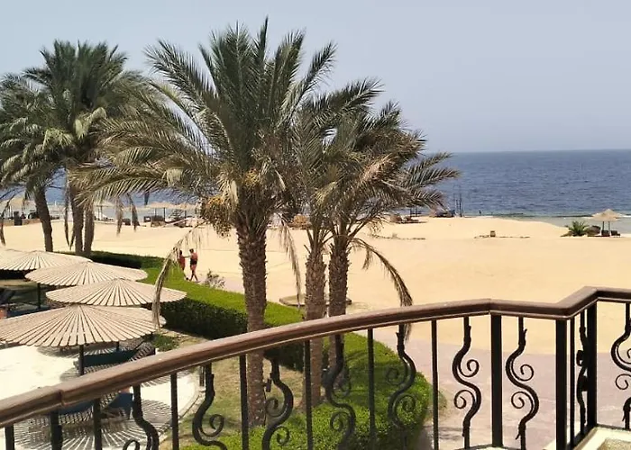 Coral Hills & 4*